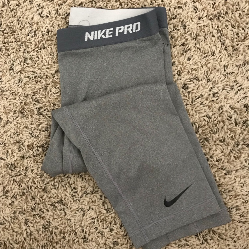 Nike cropped leggings